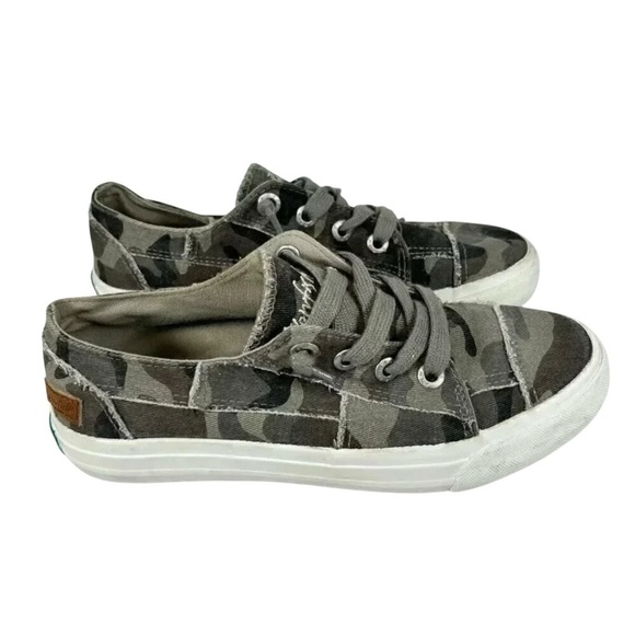 Blowfish Malibu Size 7.5 Camo Gray Canvas Sneaker Slip On Casual Comfy - Picture 4 of 9